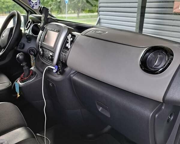 Белый Рено Трафик, объемом двигателя 1.6 л и пробегом 210 тыс. км за 14999 $, фото 25 на Automoto.ua