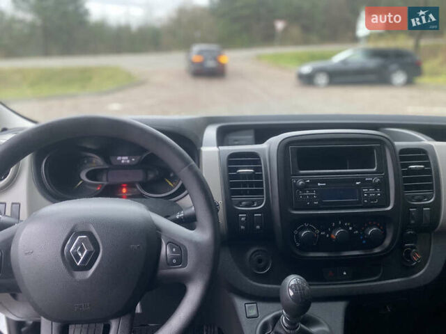 Білий Рено Трафік, об'ємом двигуна 1.6 л та пробігом 202 тис. км за 17000 $, фото 6 на Automoto.ua