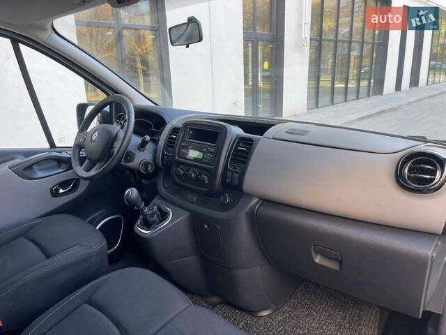 Белый Рено Трафик, объемом двигателя 1.6 л и пробегом 227 тыс. км за 16300 $, фото 19 на Automoto.ua