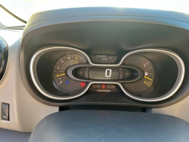 Белый Рено Трафик, объемом двигателя 1.6 л и пробегом 277 тыс. км за 14900 $, фото 4 на Automoto.ua