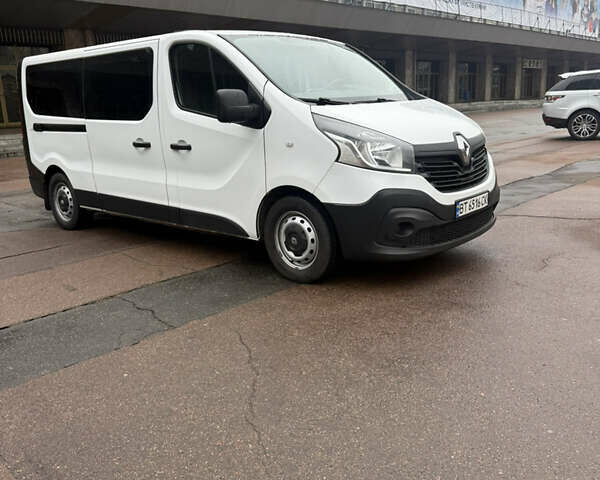 Білий Рено Трафік, об'ємом двигуна 1.6 л та пробігом 253 тис. км за 13900 $, фото 1 на Automoto.ua