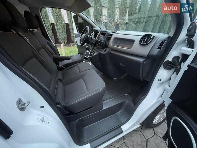 Белый Рено Трафик, объемом двигателя 1.6 л и пробегом 182 тыс. км за 13950 $, фото 19 на Automoto.ua