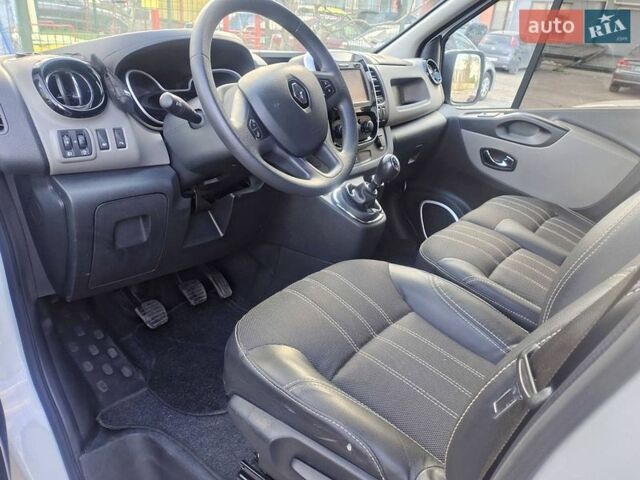 Белый Рено Трафик, объемом двигателя 1.6 л и пробегом 79 тыс. км за 17500 $, фото 3 на Automoto.ua