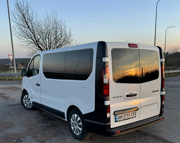 Білий Рено Трафік, об'ємом двигуна 1.6 л та пробігом 191 тис. км за 15700 $, фото 7 на Automoto.ua