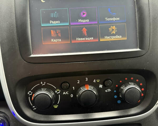 Білий Рено Трафік, об'ємом двигуна 1.6 л та пробігом 253 тис. км за 13900 $, фото 9 на Automoto.ua