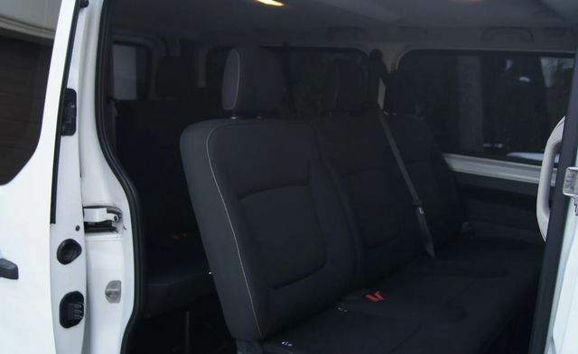 Белый Рено Трафик, объемом двигателя 1.6 л и пробегом 186 тыс. км за 11200 $, фото 16 на Automoto.ua