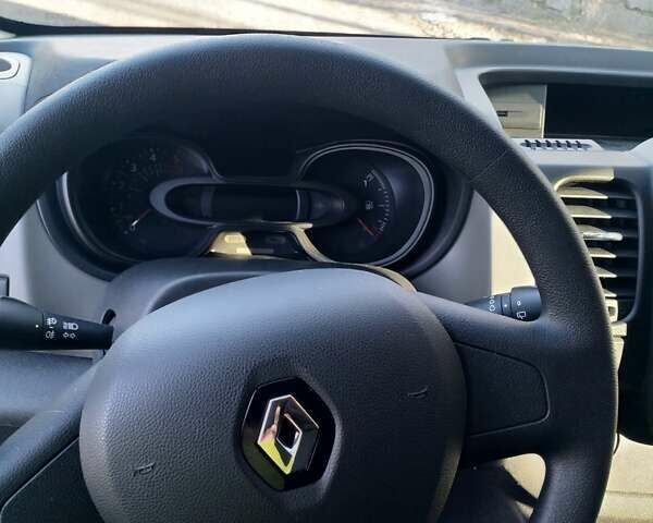 Белый Рено Трафик, объемом двигателя 1.6 л и пробегом 117 тыс. км за 18750 $, фото 46 на Automoto.ua