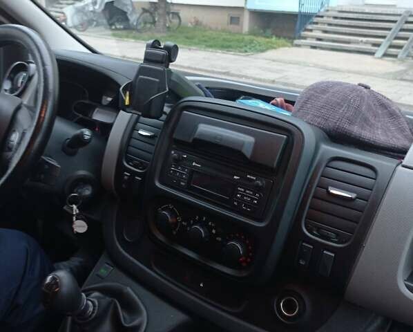 Белый Рено Трафик, объемом двигателя 1.6 л и пробегом 220 тыс. км за 15600 $, фото 9 на Automoto.ua