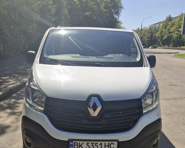Белый Рено Трафик, объемом двигателя 1.6 л и пробегом 295 тыс. км за 15500 $, фото 24 на Automoto.ua