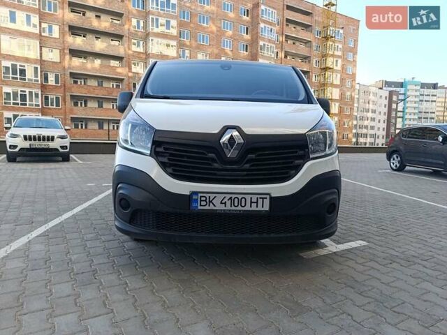 Белый Рено Трафик, объемом двигателя 1.6 л и пробегом 270 тыс. км за 9200 $, фото 1 на Automoto.ua