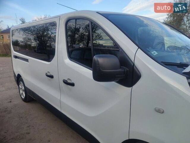 Белый Рено Трафик, объемом двигателя 1.6 л и пробегом 79 тыс. км за 17500 $, фото 1 на Automoto.ua