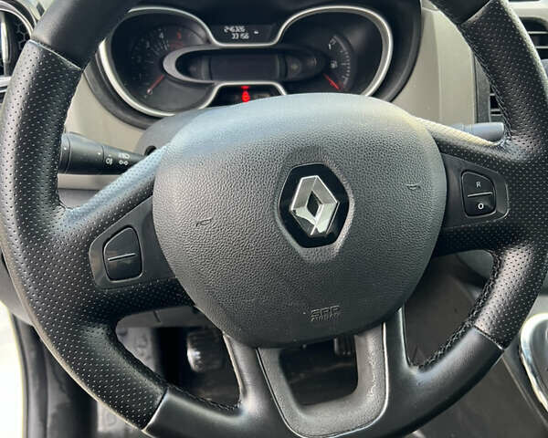 Рено Трафик 2017 в Дубно на Automoto.ua Белый Рено Трафик, объемом двигателя 1.6 л и пробегом 246 тыс. км за 11300 $, фото 9 на Automoto.ua
