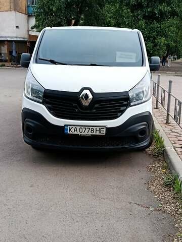 Белый Рено Трафик, объемом двигателя 1.6 л и пробегом 300 тыс. км за 9000 $, фото 10 на Automoto.ua