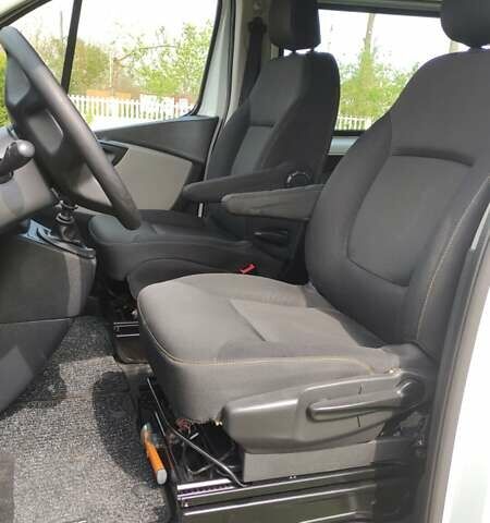 Білий Рено Трафік, об'ємом двигуна 1.6 л та пробігом 305 тис. км за 17200 $, фото 8 на Automoto.ua