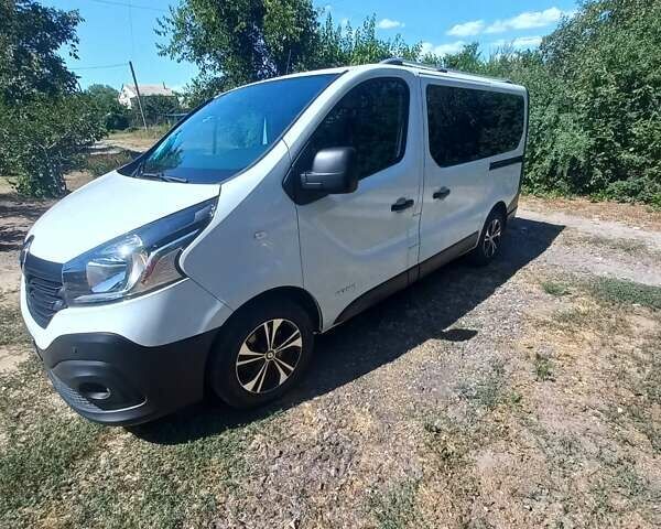 Белый Рено Трафик, объемом двигателя 1.6 л и пробегом 160 тыс. км за 17350 $, фото 10 на Automoto.ua