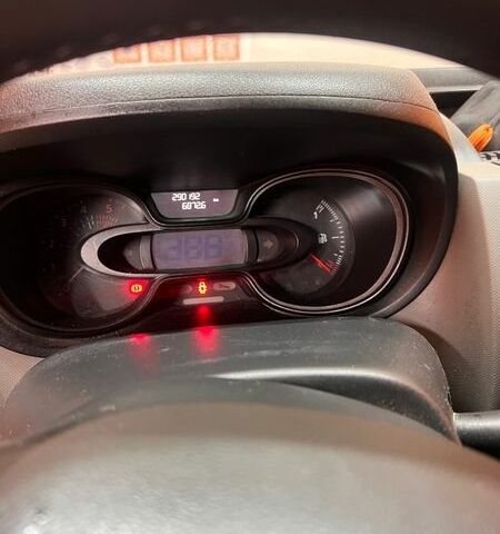 Белый Рено Трафик, объемом двигателя 1.6 л и пробегом 290 тыс. км за 16750 $, фото 11 на Automoto.ua