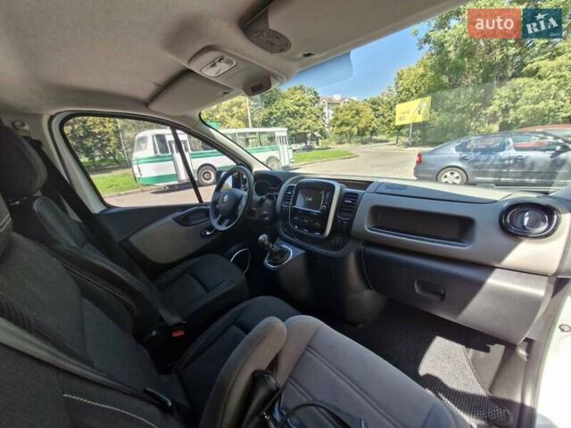 Белый Рено Трафик, объемом двигателя 1.6 л и пробегом 295 тыс. км за 15500 $, фото 12 на Automoto.ua