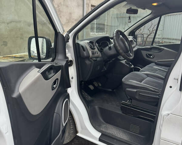 Білий Рено Трафік, об'ємом двигуна 1.6 л та пробігом 191 тис. км за 15700 $, фото 14 на Automoto.ua