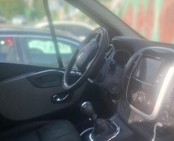 Білий Рено Трафік, об'ємом двигуна 0 л та пробігом 300 тис. км за 6000 $, фото 9 на Automoto.ua