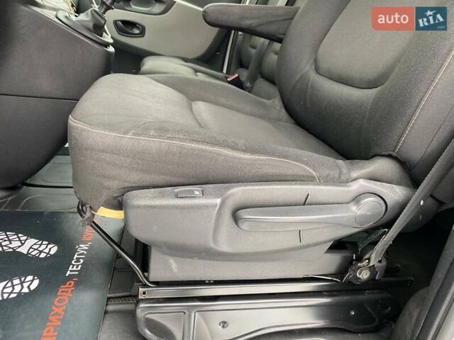 Білий Рено Трафік, об'ємом двигуна 1.6 л та пробігом 201 тис. км за 16000 $, фото 14 на Automoto.ua