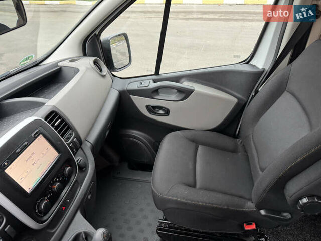 Білий Рено Трафік, об'ємом двигуна 0 л та пробігом 178 тис. км за 17800 $, фото 26 на Automoto.ua