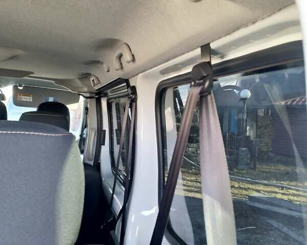 Белый Рено Трафик, объемом двигателя 1.6 л и пробегом 117 тыс. км за 18750 $, фото 23 на Automoto.ua