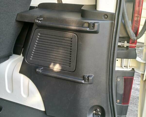 Белый Рено Трафик, объемом двигателя 1.6 л и пробегом 117 тыс. км за 18750 $, фото 24 на Automoto.ua