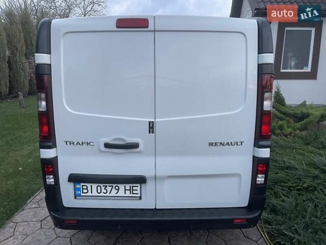 Белый Рено Трафик, объемом двигателя 1.6 л и пробегом 182 тыс. км за 13950 $, фото 1 на Automoto.ua
