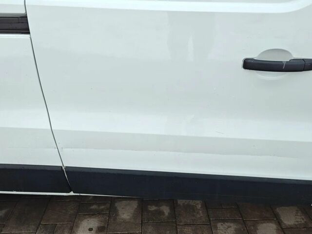 Белый Рено Трафик, объемом двигателя 1.6 л и пробегом 238 тыс. км за 9500 $, фото 14 на Automoto.ua