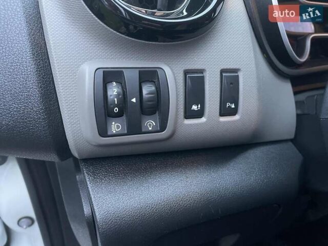 Белый Рено Трафик, объемом двигателя 1.6 л и пробегом 182 тыс. км за 13950 $, фото 20 на Automoto.ua