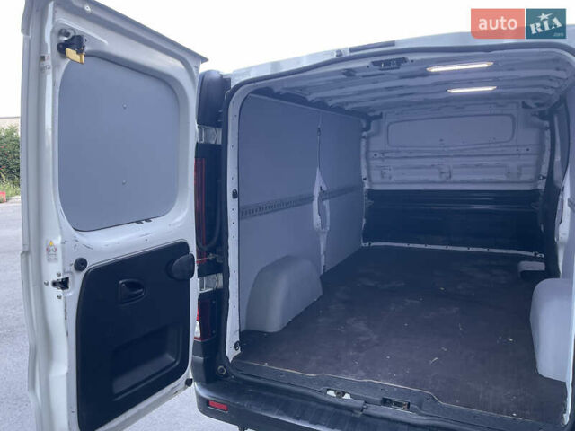 Білий Рено Трафік, об'ємом двигуна 1.6 л та пробігом 142 тис. км за 12900 $, фото 27 на Automoto.ua