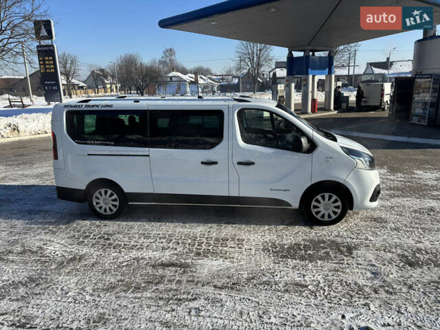 Белый Рено Трафик, объемом двигателя 1.6 л и пробегом 223 тыс. км за 15000 $, фото 3 на Automoto.ua