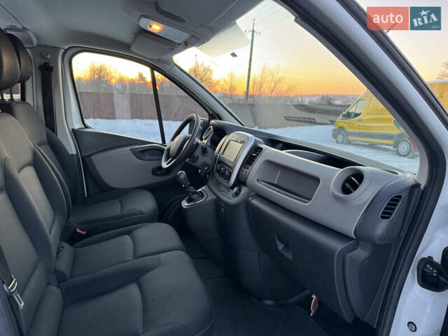 Білий Рено Трафік, об'ємом двигуна 1.6 л та пробігом 261 тис. км за 17300 $, фото 46 на Automoto.ua