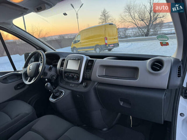 Білий Рено Трафік, об'ємом двигуна 1.6 л та пробігом 261 тис. км за 17300 $, фото 44 на Automoto.ua