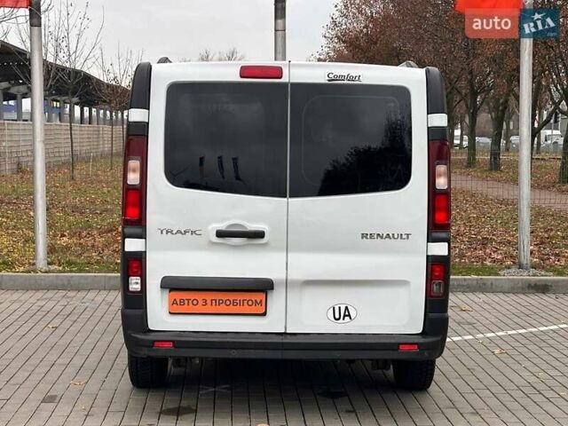 Белый Рено Трафик, объемом двигателя 1.6 л и пробегом 228 тыс. км за 16800 $, фото 6 на Automoto.ua