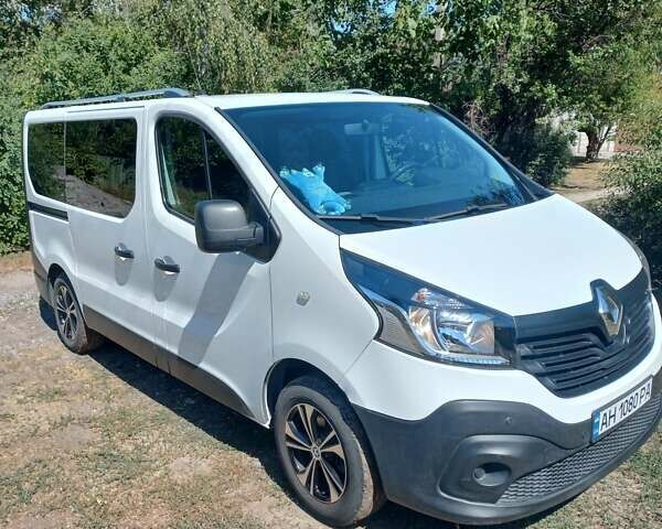 Белый Рено Трафик, объемом двигателя 1.6 л и пробегом 160 тыс. км за 17350 $, фото 5 на Automoto.ua