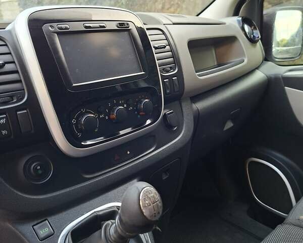 Білий Рено Трафік, об'ємом двигуна 1.6 л та пробігом 240 тис. км за 12900 $, фото 4 на Automoto.ua