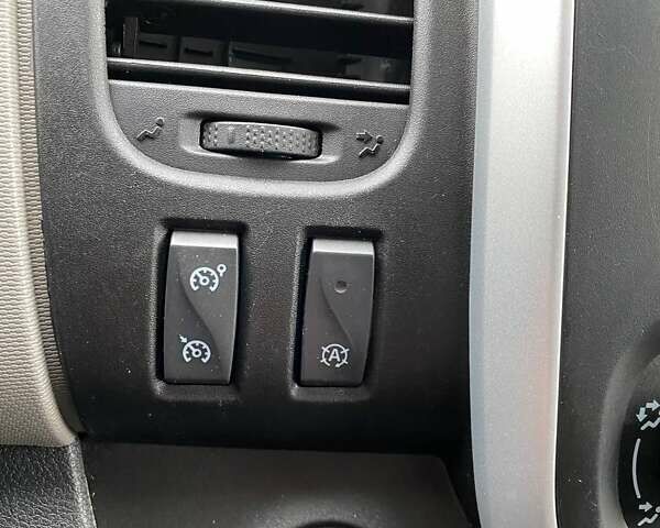 Білий Рено Трафік, об'ємом двигуна 1.6 л та пробігом 201 тис. км за 16000 $, фото 21 на Automoto.ua