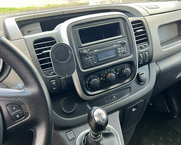 Рено Трафик 2017 в Дубно на Automoto.ua Белый Рено Трафик, объемом двигателя 1.6 л и пробегом 246 тыс. км за 11300 $, фото 11 на Automoto.ua