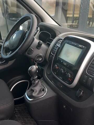 Рено Трафік 2017 у Підволочиськ на Automoto.ua Білий Рено Трафік, об'ємом двигуна 1.6 л та пробігом 405 тис. км за 11000 $, фото 1 на Automoto.ua