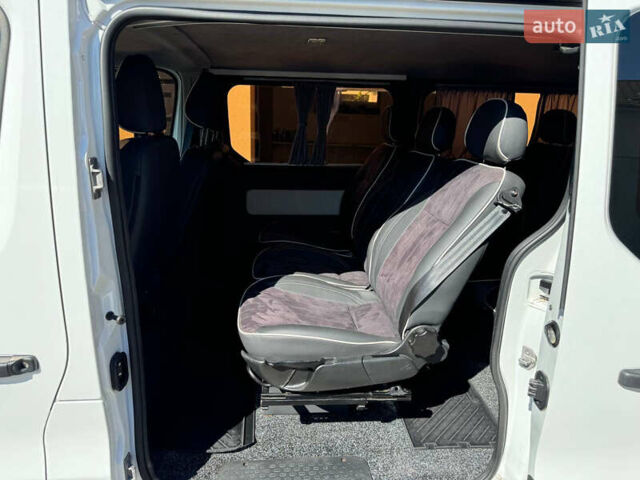 Белый Рено Трафик, объемом двигателя 1.6 л и пробегом 279 тыс. км за 16400 $, фото 19 на Automoto.ua