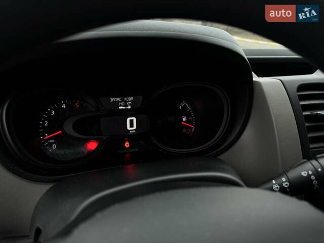 Білий Рено Трафік, об'ємом двигуна 0 л та пробігом 178 тис. км за 17800 $, фото 29 на Automoto.ua