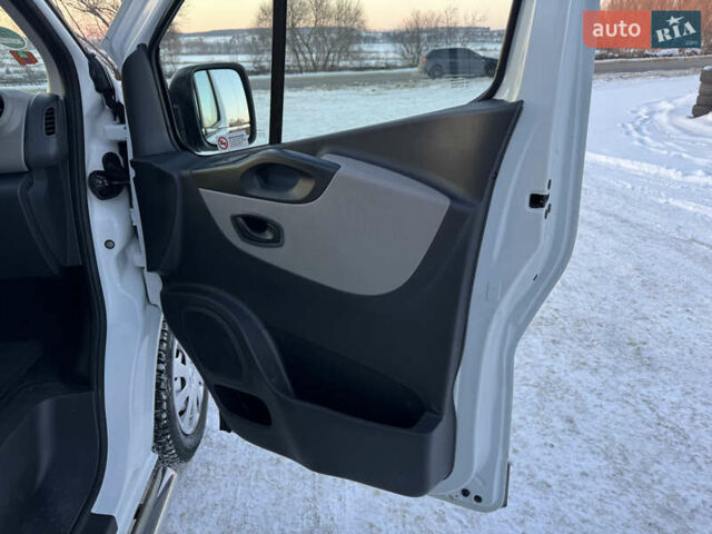 Білий Рено Трафік, об'ємом двигуна 1.6 л та пробігом 261 тис. км за 17300 $, фото 43 на Automoto.ua