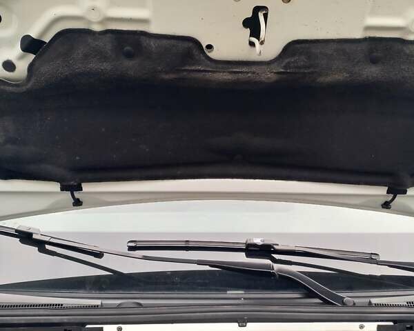 Белый Рено Трафик, объемом двигателя 1.6 л и пробегом 117 тыс. км за 18750 $, фото 5 на Automoto.ua