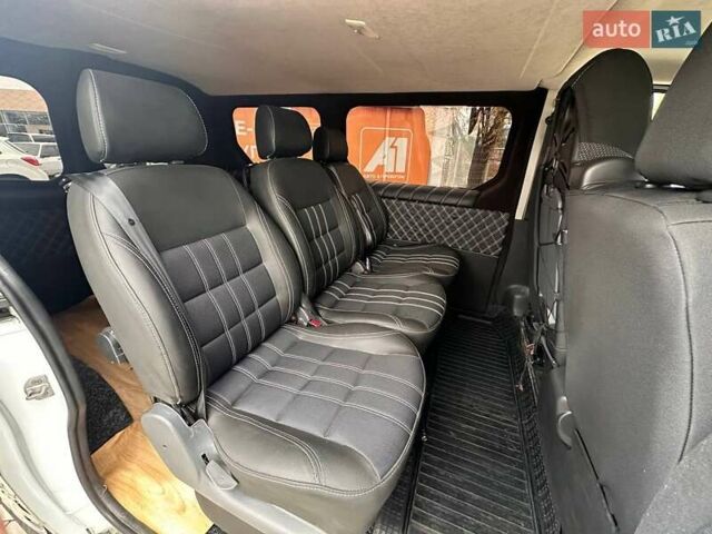 Белый Рено Трафик, объемом двигателя 1.6 л и пробегом 228 тыс. км за 16800 $, фото 13 на Automoto.ua