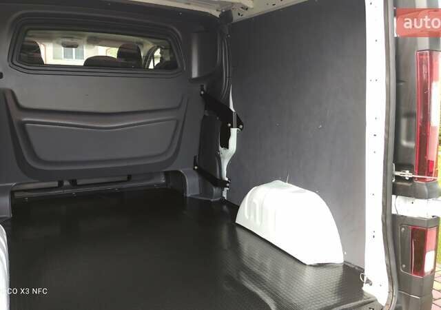 Білий Рено Трафік, об'ємом двигуна 1.6 л та пробігом 305 тис. км за 17200 $, фото 19 на Automoto.ua