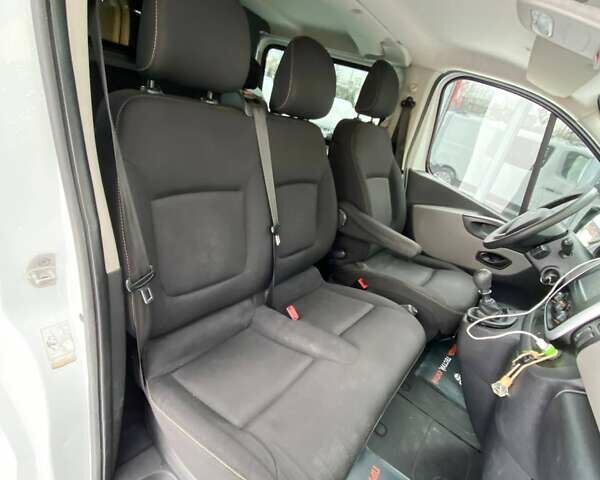 Білий Рено Трафік, об'ємом двигуна 1.6 л та пробігом 201 тис. км за 16000 $, фото 33 на Automoto.ua