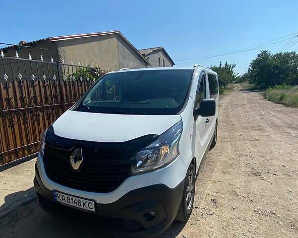 Белый Рено Трафик, объемом двигателя 1.6 л и пробегом 220 тыс. км за 15600 $, фото 4 на Automoto.ua
