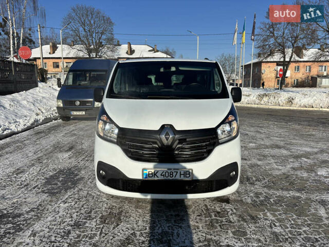 Белый Рено Трафик, объемом двигателя 1.6 л и пробегом 223 тыс. км за 15000 $, фото 1 на Automoto.ua