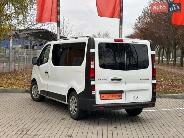 Белый Рено Трафик, объемом двигателя 1.6 л и пробегом 228 тыс. км за 16800 $, фото 7 на Automoto.ua